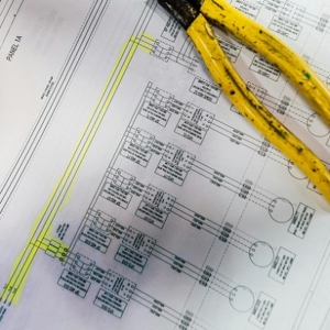 LWS: Understanding Electrical Circuits and Drawings (ENG)